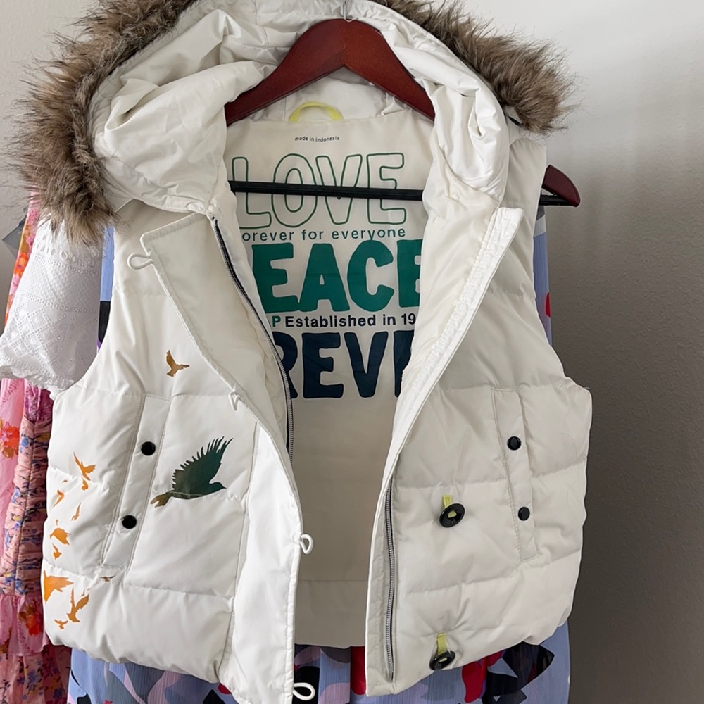 Gap vest